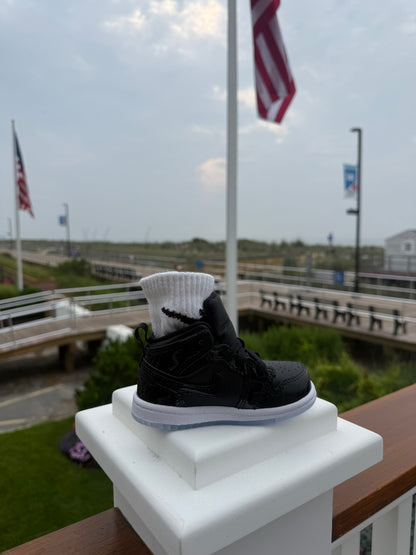 Jordan 1 Retro Mid [SPACE JAM] Standing Sneaker Putter Cover