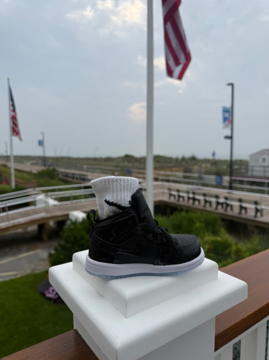 Jordan 1 Retro Mid [SPACE JAM] Standing Sneaker Putter Cover