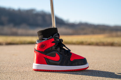 Jordan 1 Retro High OG [UNIVERSITY RED] Standing Sneaker Putter Cover - Right