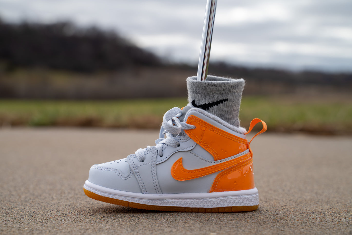 Jordan 1 Mid SE [ORANGE PEEL DRIP] Standing Sneaker Putter Cover