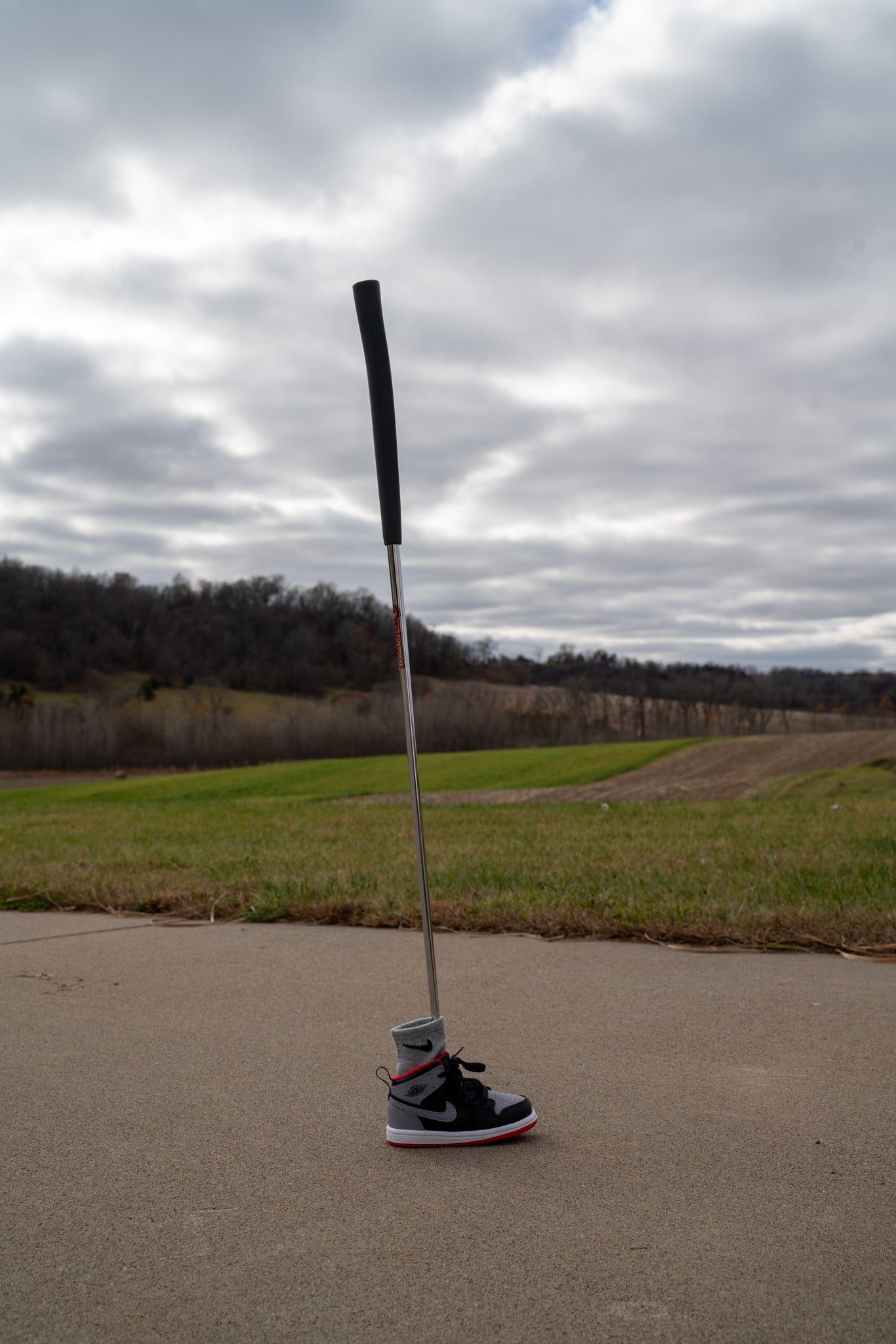 Jordan 1 Mid [CEMENT GREY RED] Standing Sneaker Putter Cover