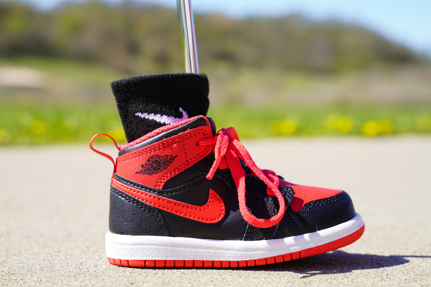 Jordan 1 Mid [FIRE RED] Standing Sneaker Putter Cover - Right