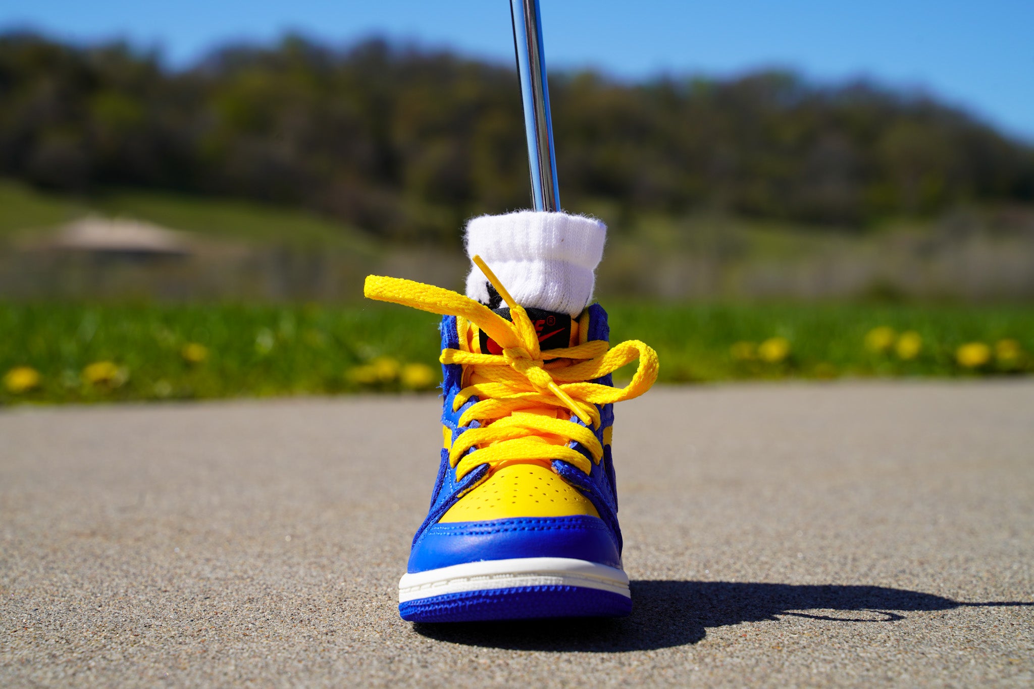 WOMEN'S NIKE AIR JORDAN 1 'GAME ROYAL AND VARSITY MAIZE