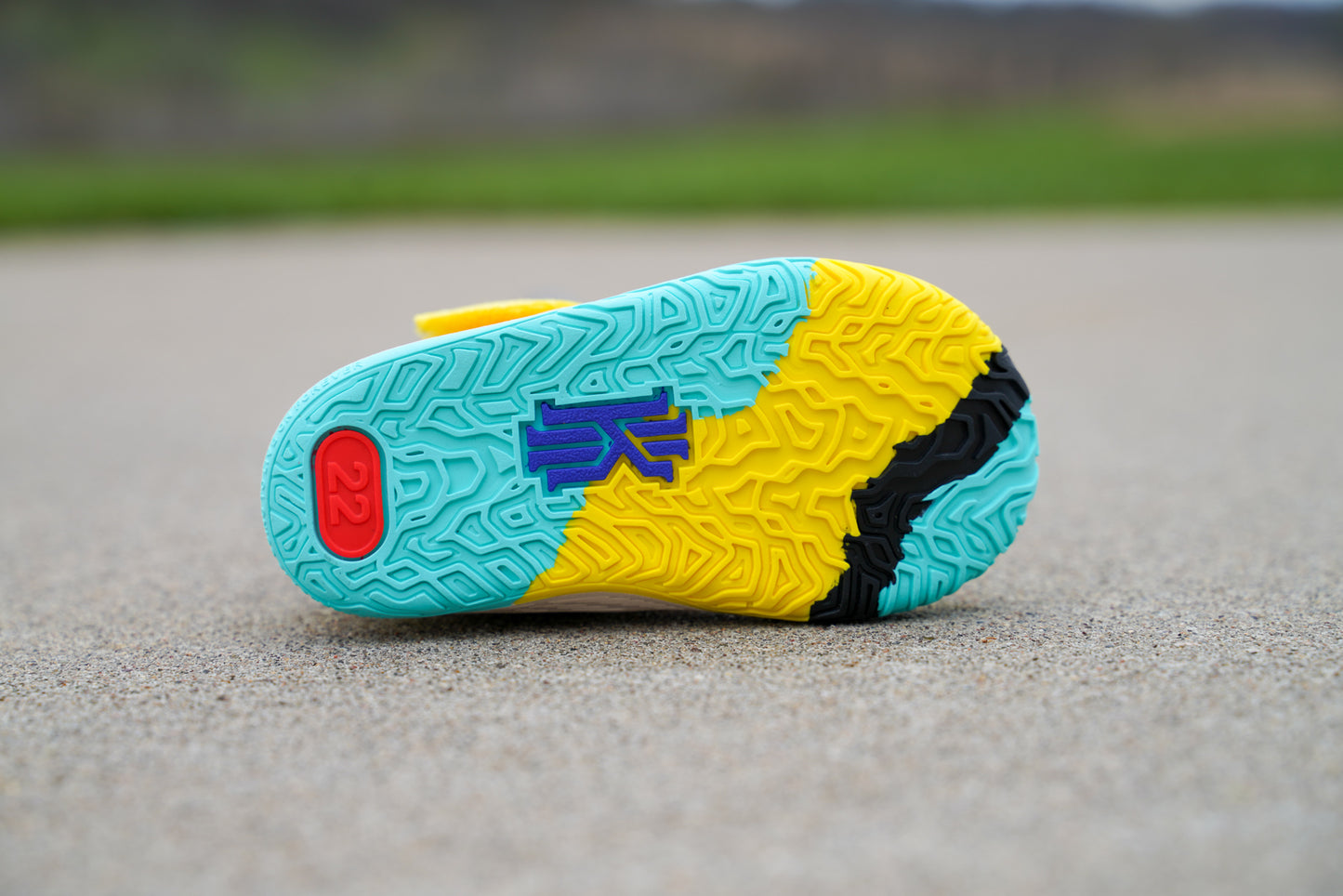 Nike Kyrie 7 [WORLD 1 PEOPLE] Standing Sneaker Putter Cover - Bottom