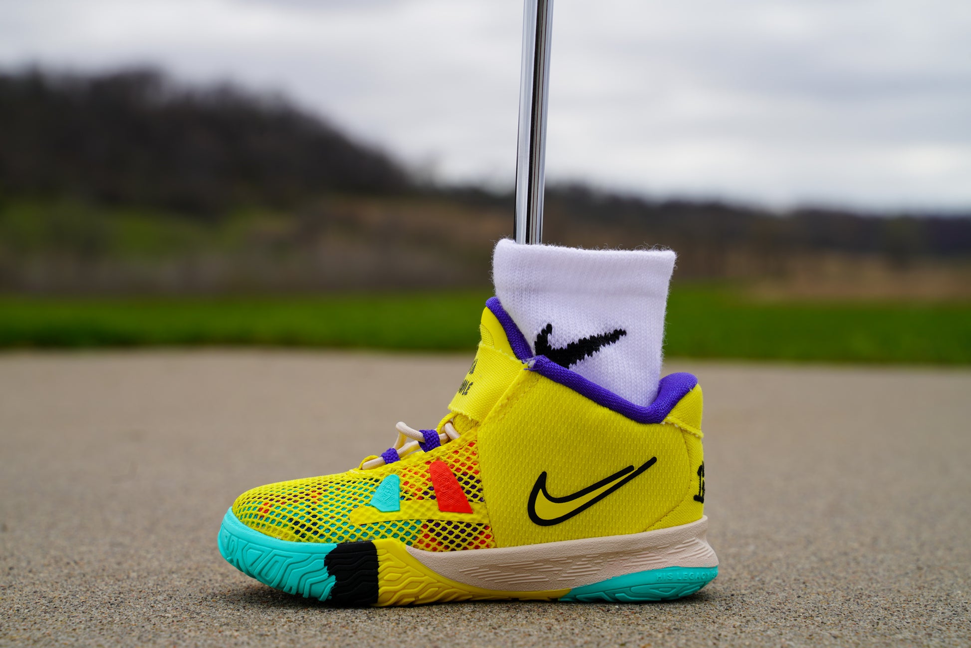 Nike Kyrie 7 [WORLD 1 PEOPLE] Standing Sneaker Putter Cover - Left