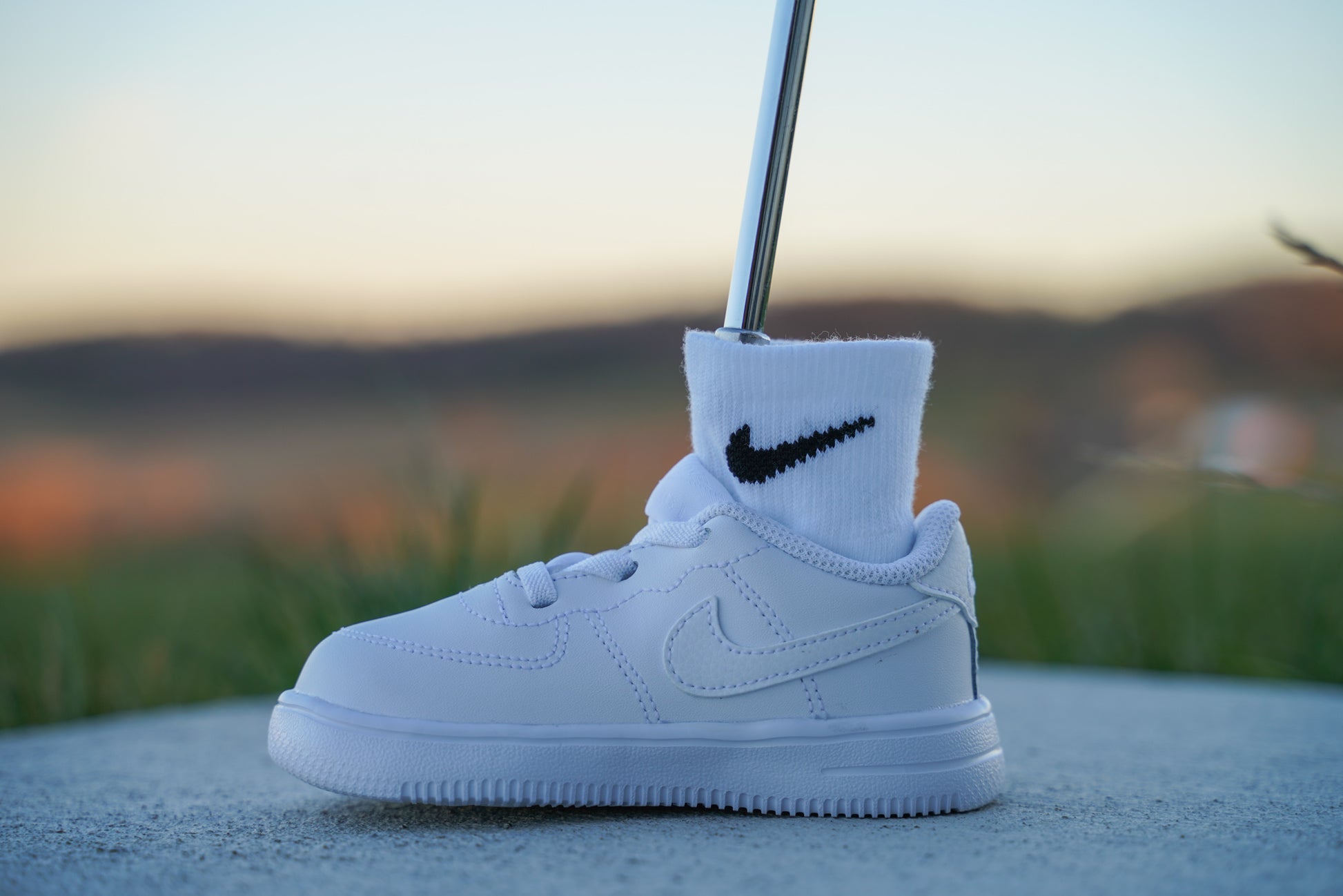 Nike Air Force 1 '18 [TRIPLE WHITE] Standing Sneaker Putter Cover - Left
