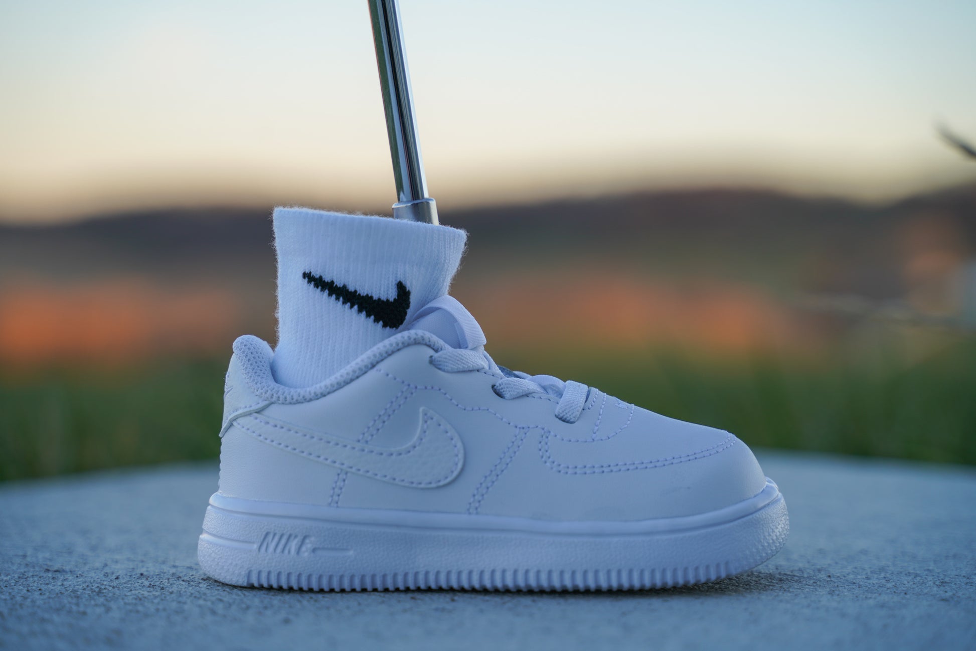 Nike Air Force 1 '18 [TRIPLE WHITE] Standing Sneaker Putter Cover - Right